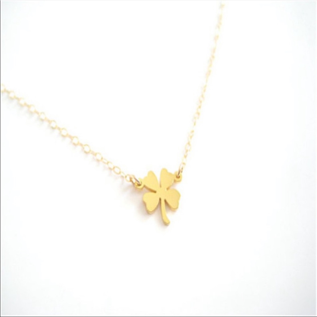 Clover Necklace 15$